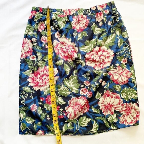 LOFT knee-length floral stretch skirt - Picture 8 of 8